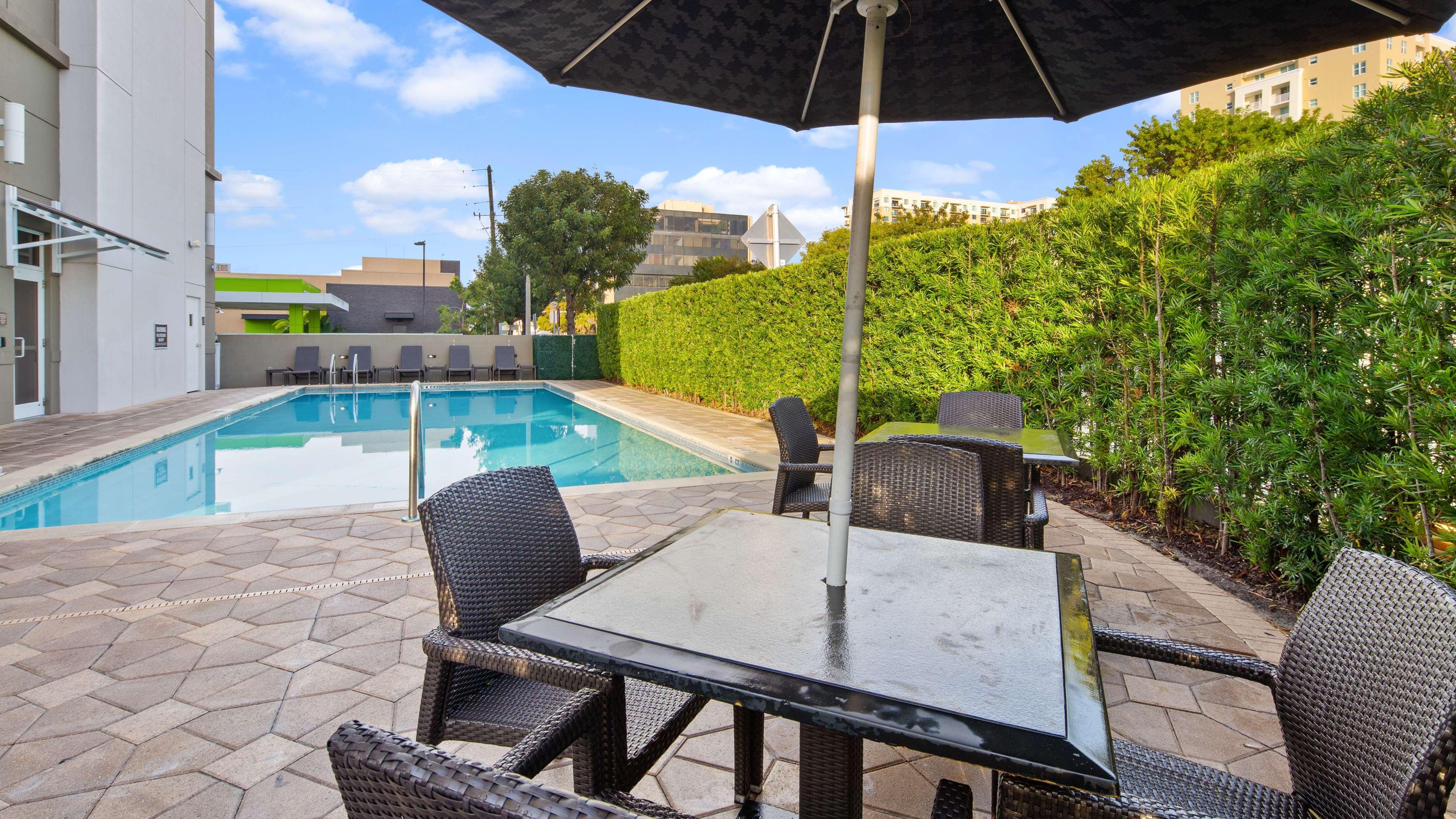 Best Western Plus Miami Intl Airport Hotel & Suites Coral Gables Екстер'єр фото